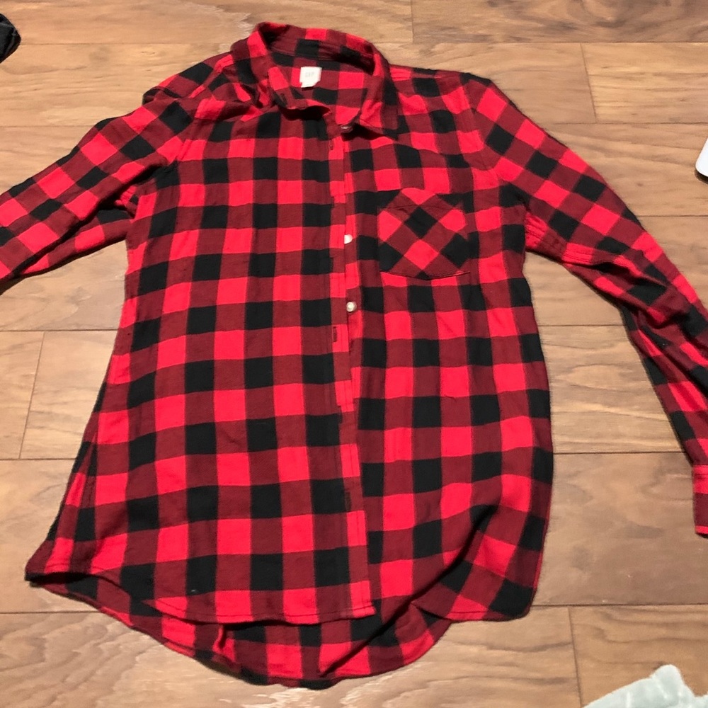 Gap black and red flannel